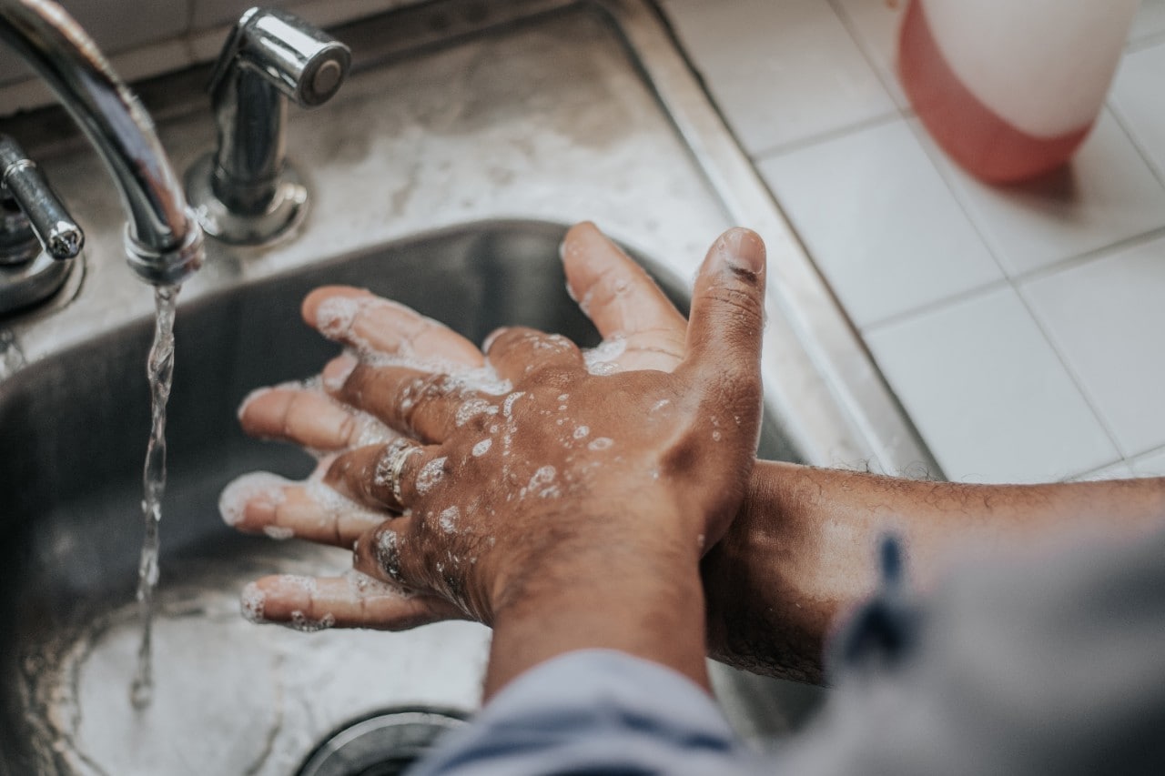 HAND WASHING FOR FOOD HANDLERS