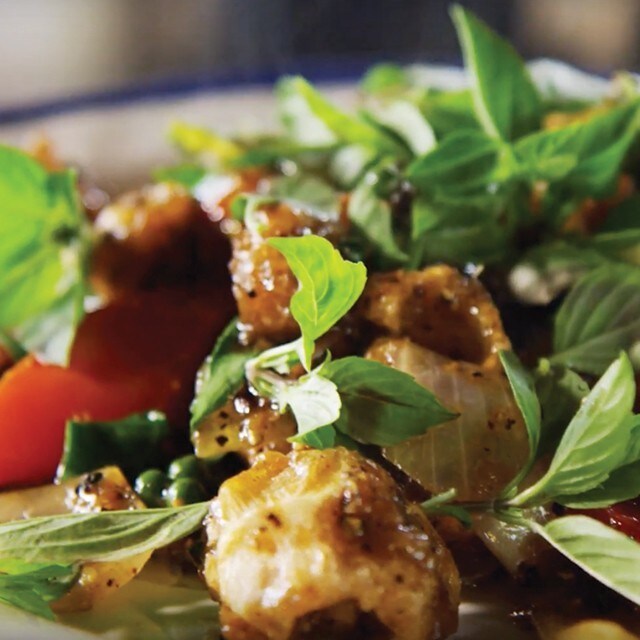 Stir-Fried Crispy Pork Rind with Black Pepper Sauce