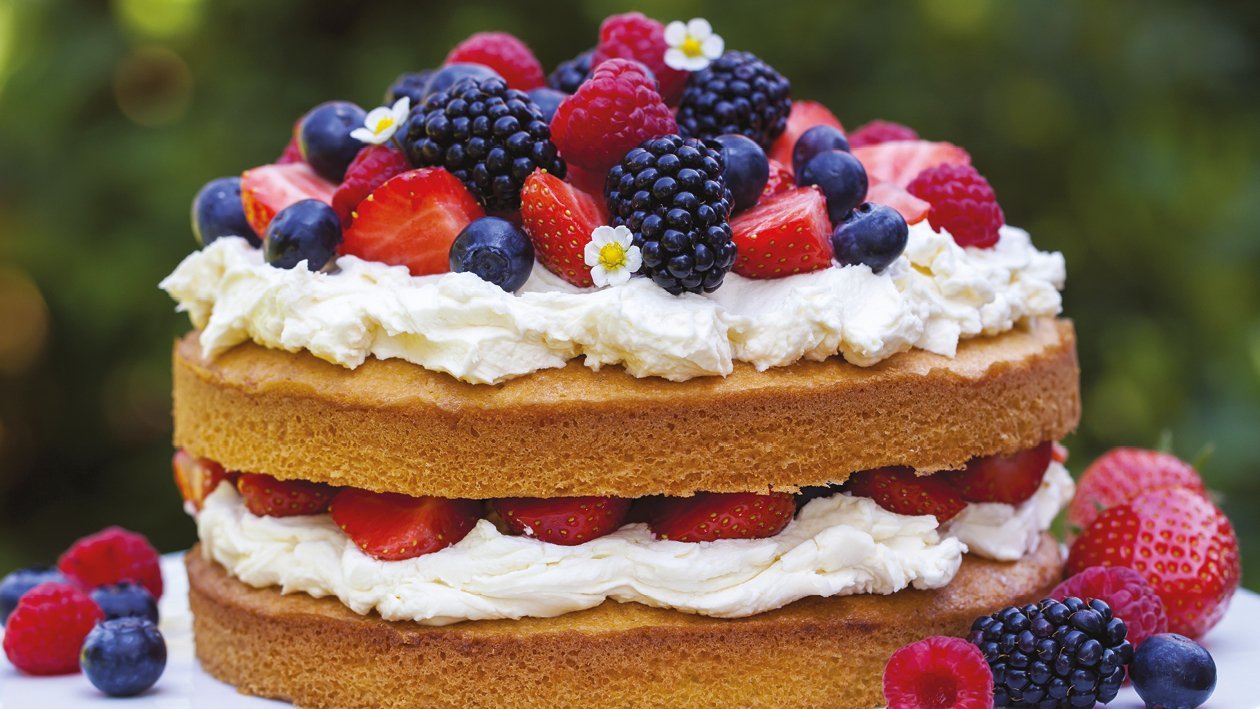 Summer berry naked cake