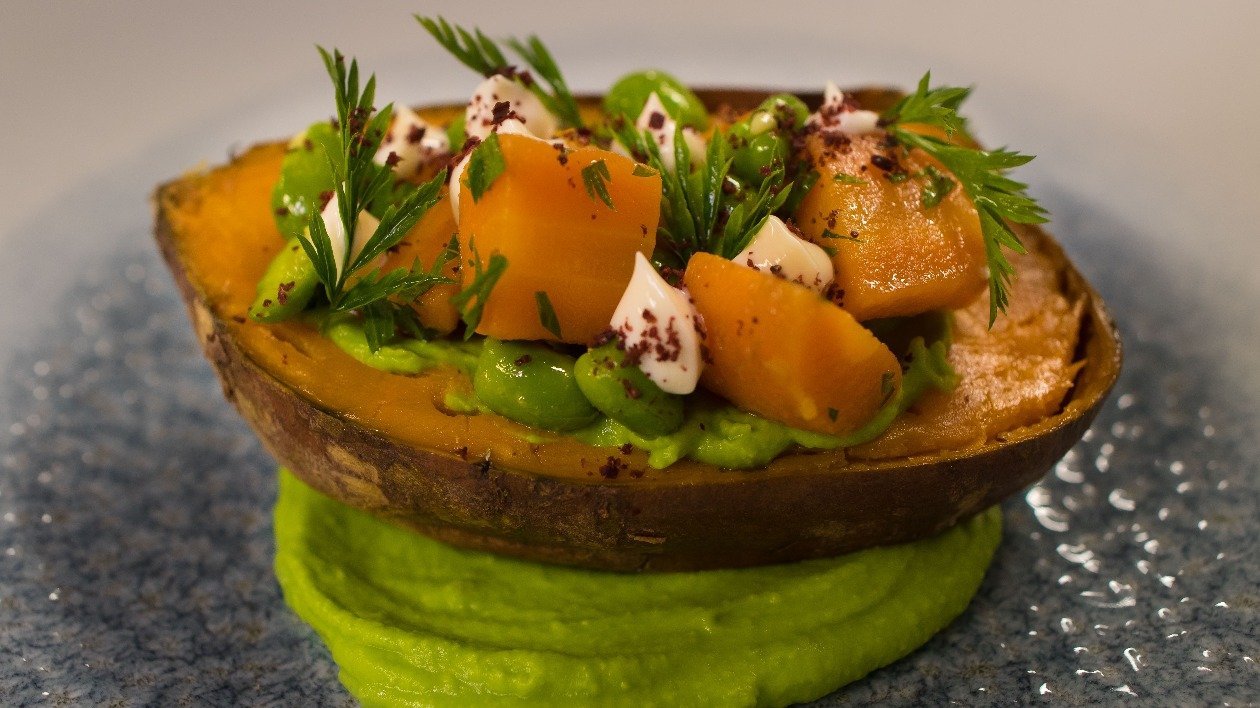 Baked sweet potato, pea and mint puree, carrot cardamon and agave with sumac mayo